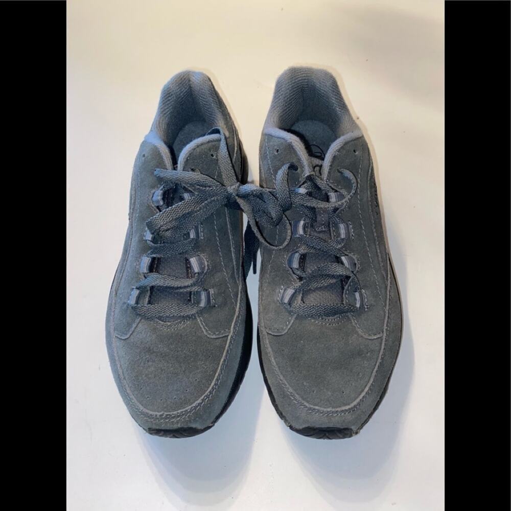 RYKA WOMENS SNEAKER SIZE 8.5